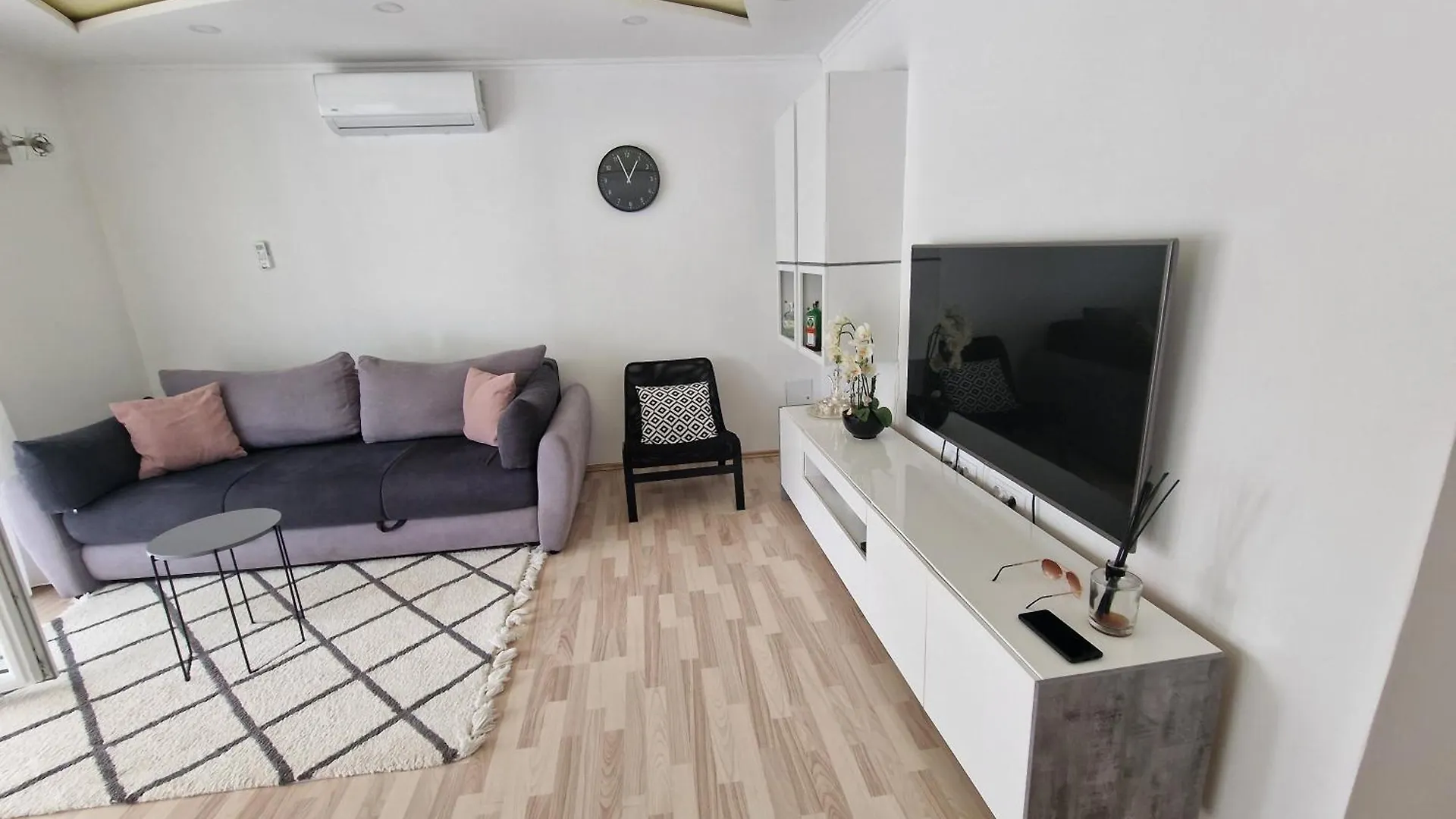 Haus Milly Jacuzzi & Pool Villa Krnica 0*,  Croatia