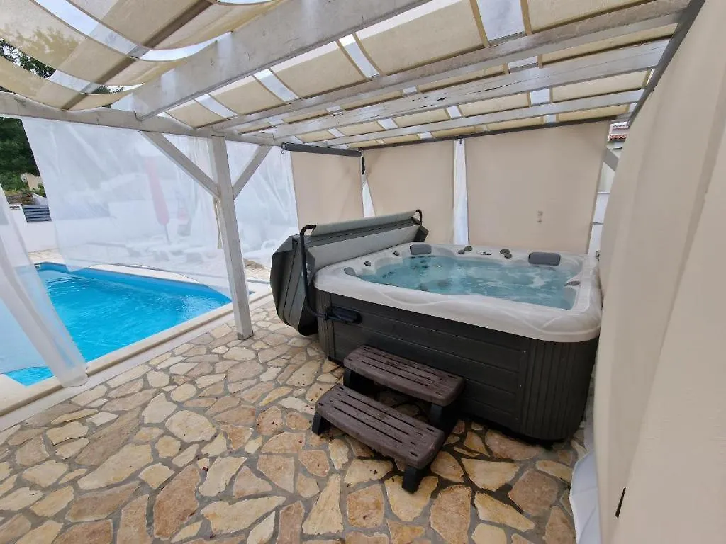 Holiday home Haus Milly Jacuzzi & Pool Villa Krnica