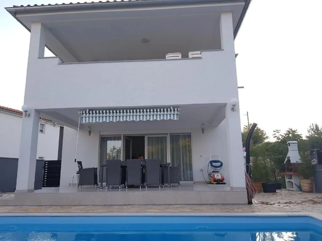 Holiday home Haus Milly Jacuzzi & Pool Villa Krnica