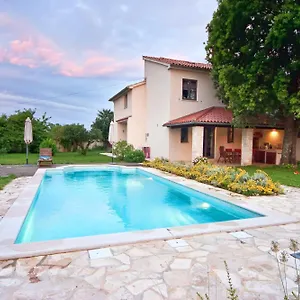  Villa Altra